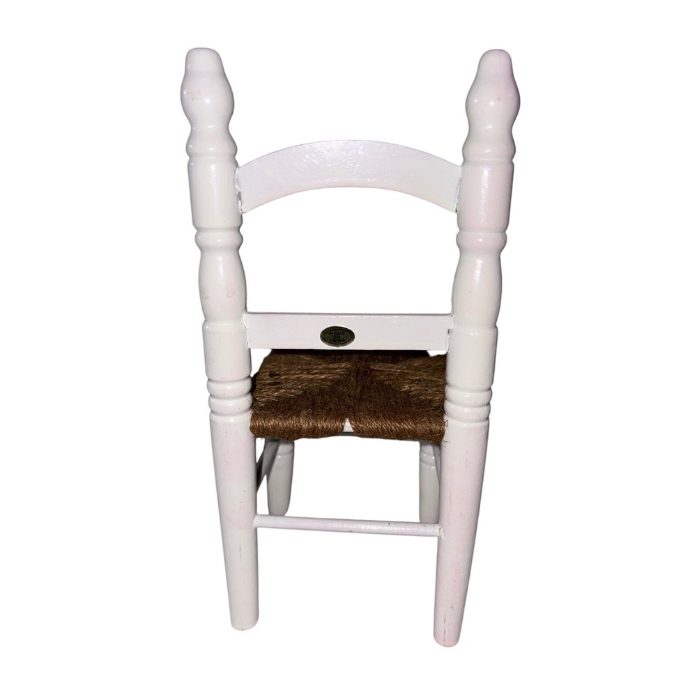 Miniature White Wood‎ Ladderback Chair with Woven Rush Seat Dollhouse Furniture - Picture 4 of 7